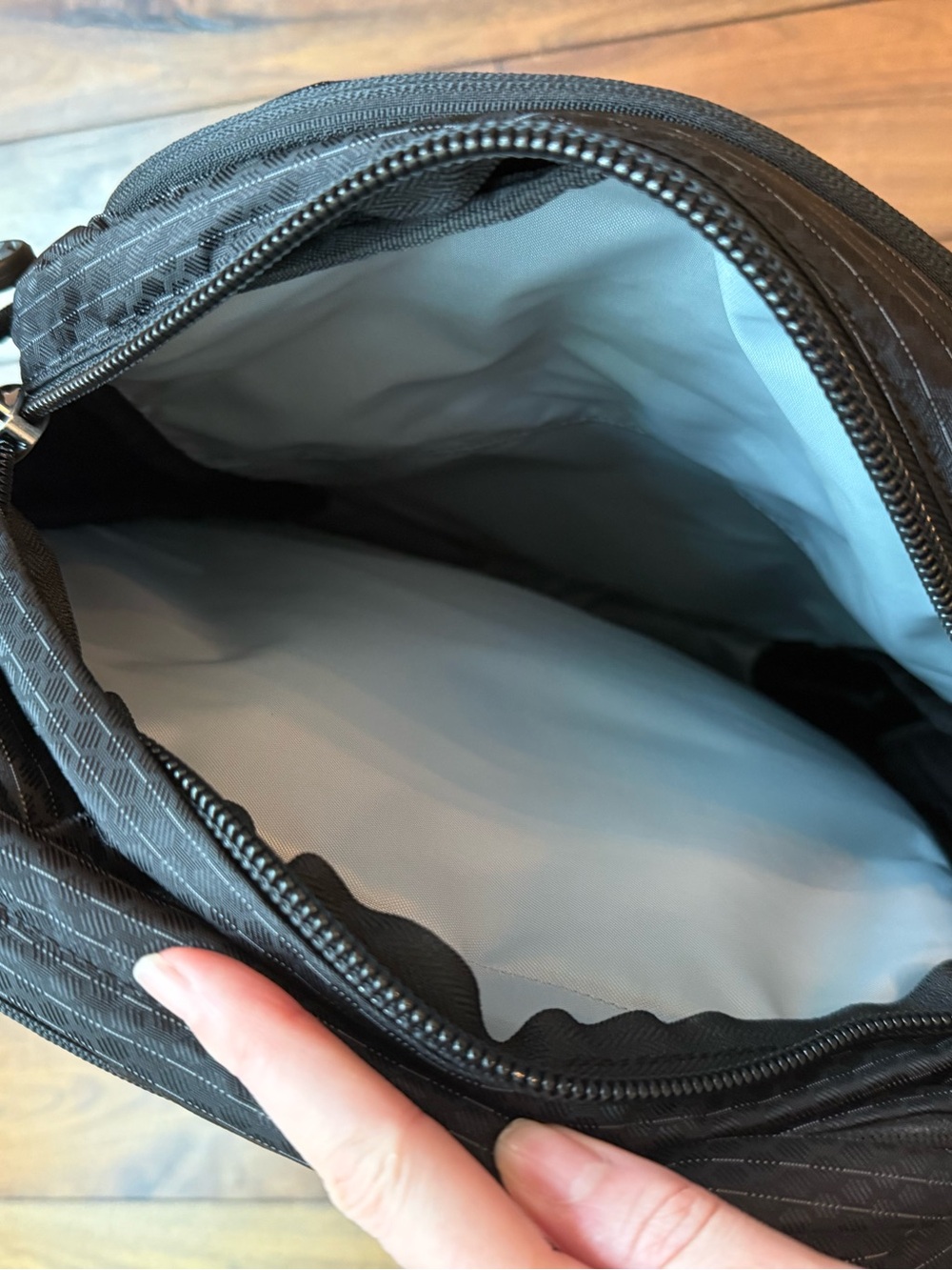 OSPREY Black Nebula Backpack NWT - Picture 4 of 5